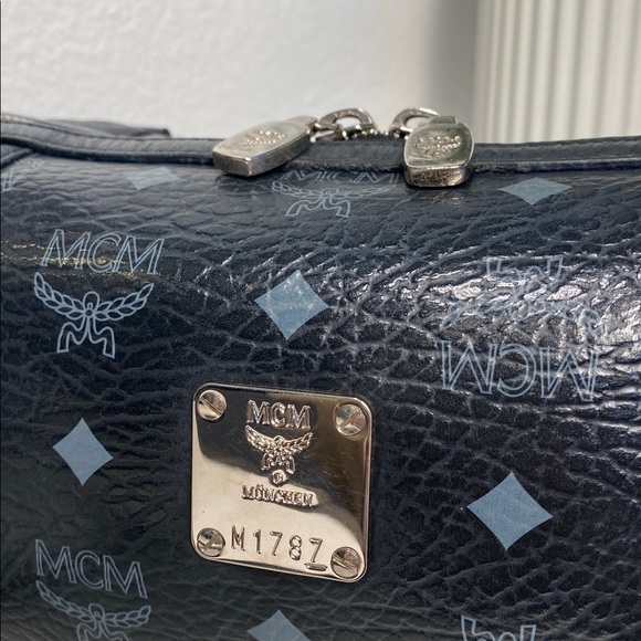 MCM München Visetos Essential Barrel Bag In Black - Picture 10 of 16